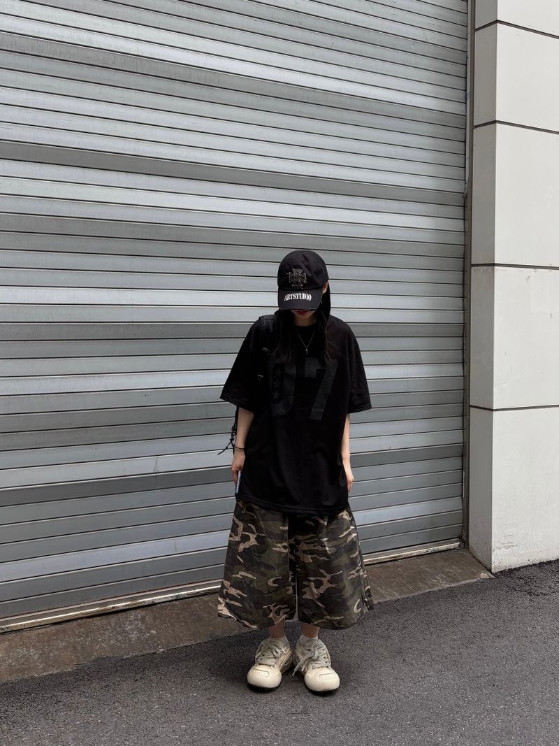 hip patch camo bermuda pants