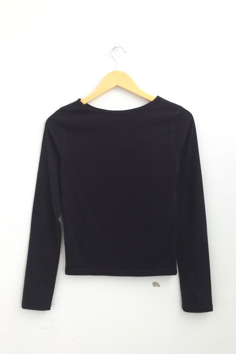 Clean neck soft t-shirt
