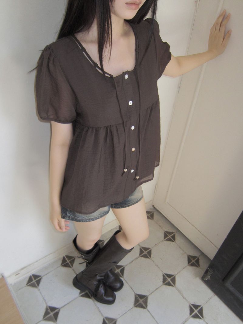 WONDER WONDER（ワンダーワンダー）の「Yoka String Short-Sleeve Blouse（Tops）」