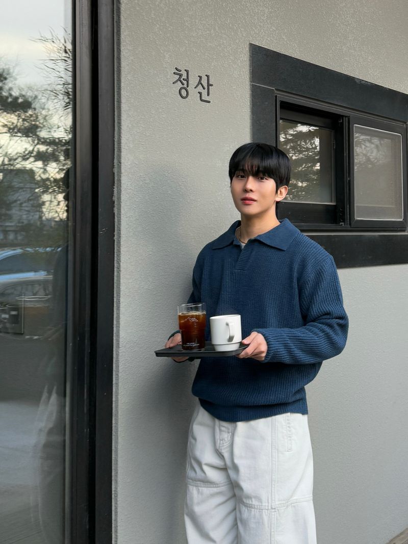 Open collar hachi knit