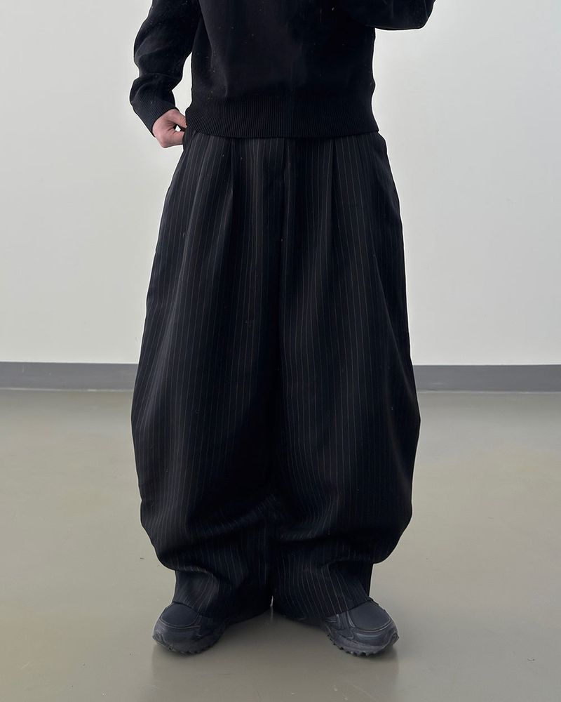 Lentic Side Pintuck Striped Slacks
