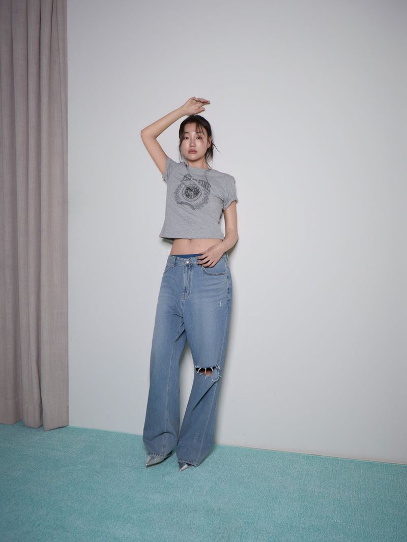 Slim Laurels Tee