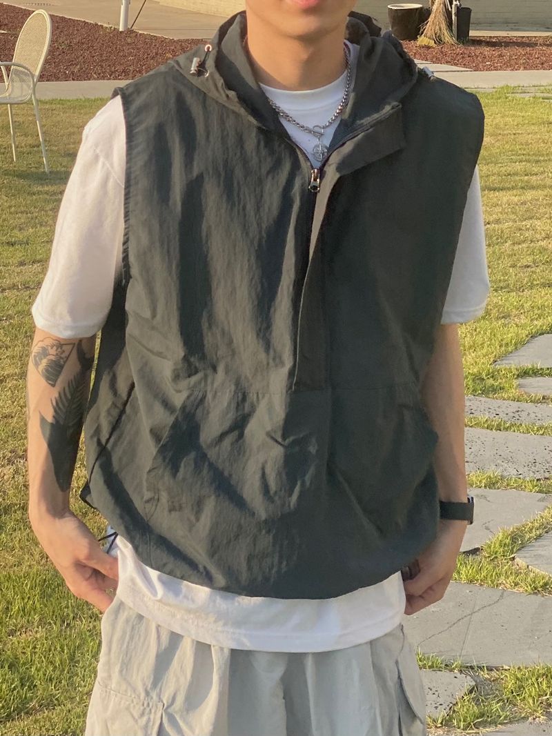Track anorak vest