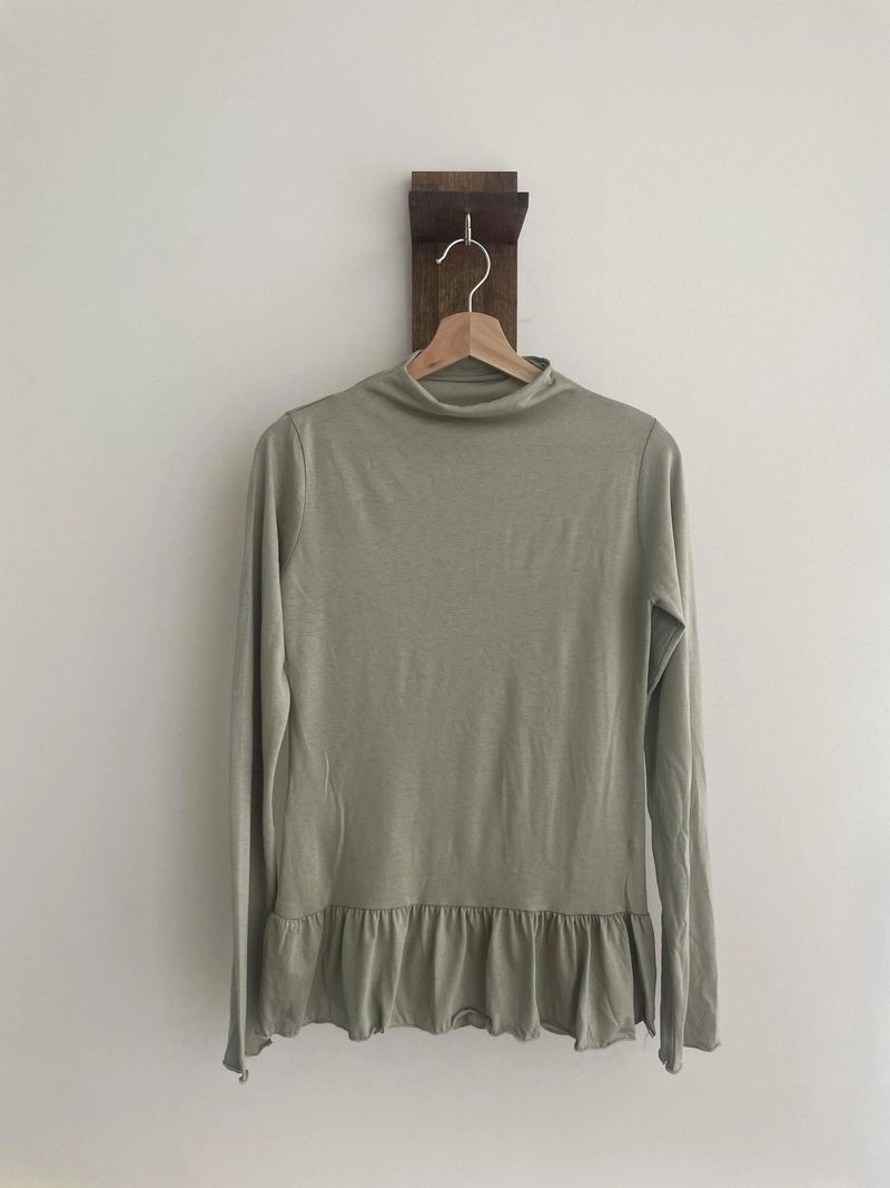 muf frill t-shirts
