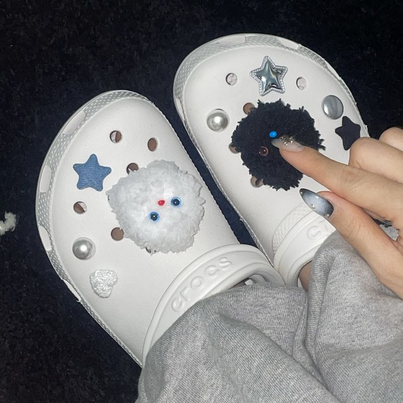 [made]fluffy monster shoes charm set 