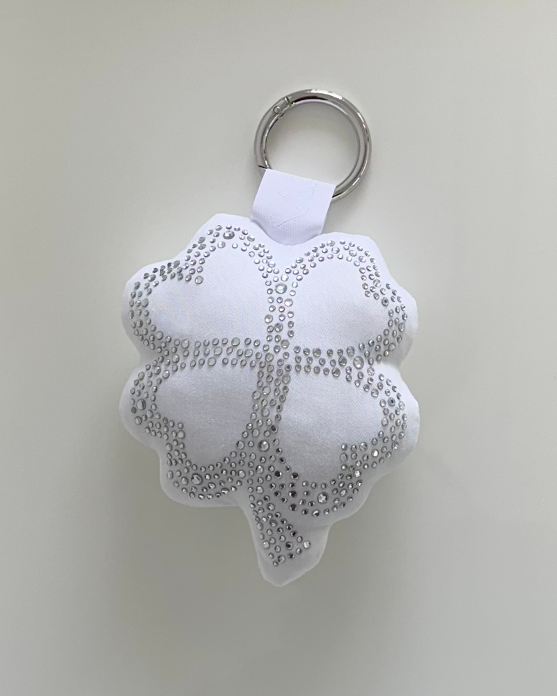 [MADE] Twinkle cushion keyring - clover