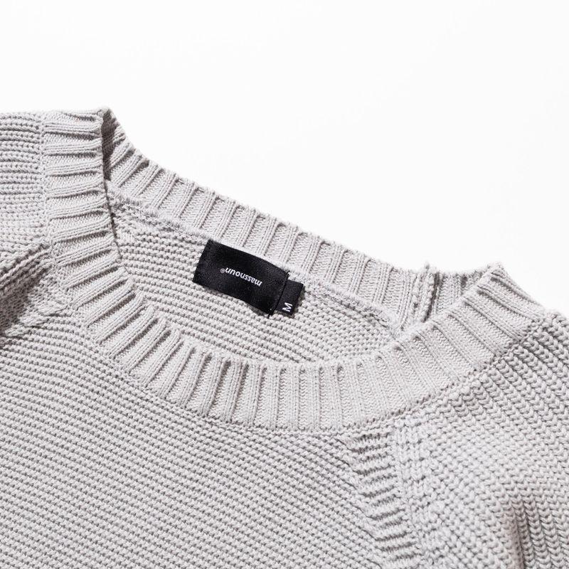 HALF INCISION OVERSIZED KNIT