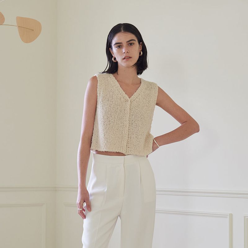 BUTTONED KNIT VEST (BEIGE)