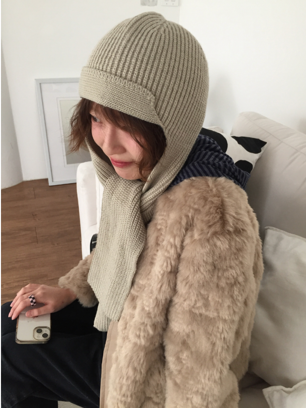 howu（ハウユ）の「ルーメルイヤーフラップビーニーマフラー（7c）（Hats）」
