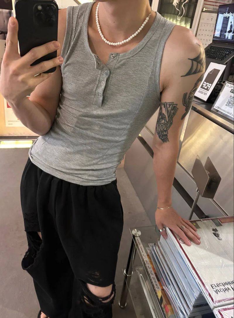 [MUSCLE FIT] Curve slit henry neck sleeveless(5color)