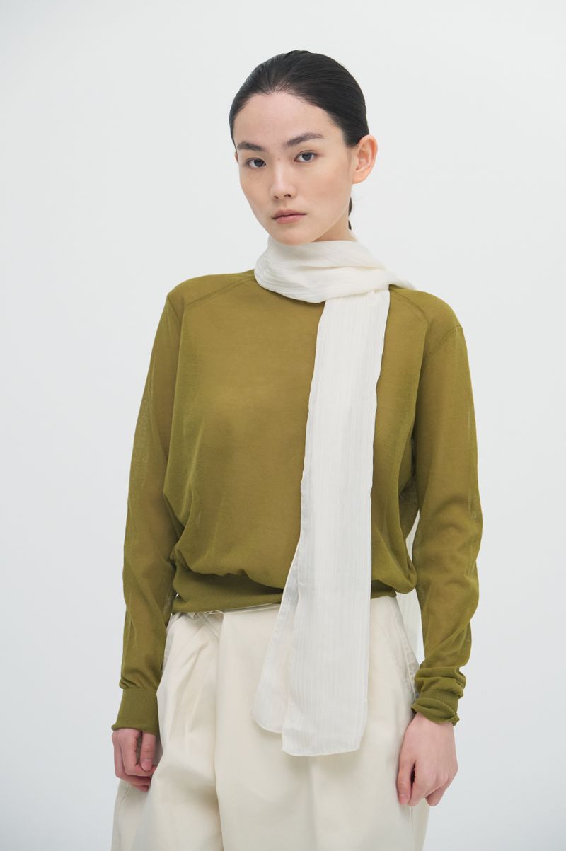 Airy pleats skin scarf_cream