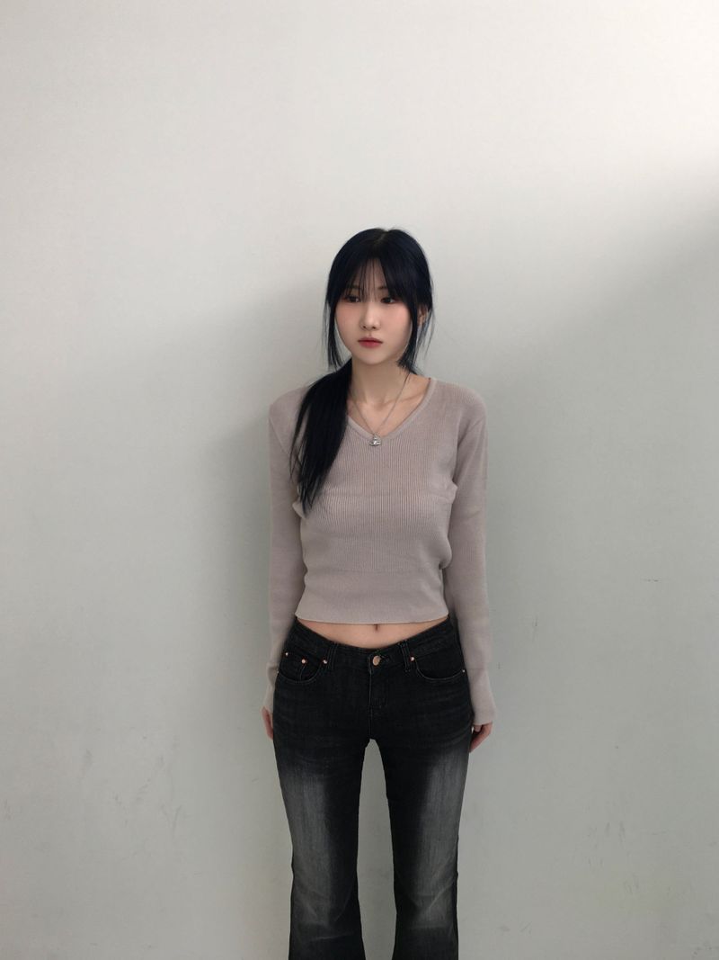 Basic V-neck knitwear (4 colors)