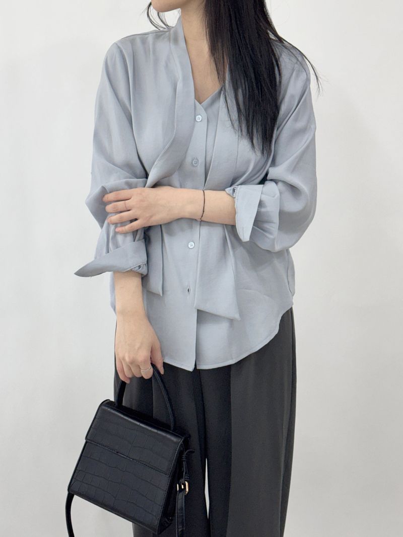 Bleak tie button long-sleeve blouse
