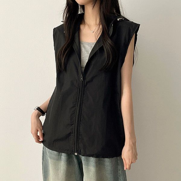 hijjoo（ハイチュー）の「Roffle Nylon String Vest Zip-up with hood（Tops）」