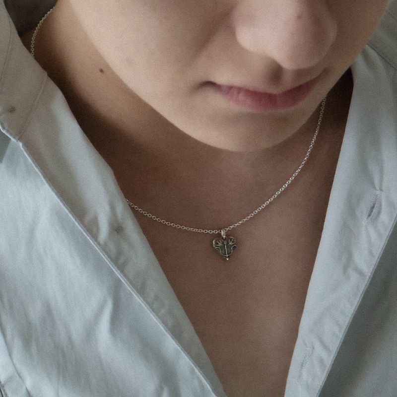[MADE] HEART CHASER NECKLACE