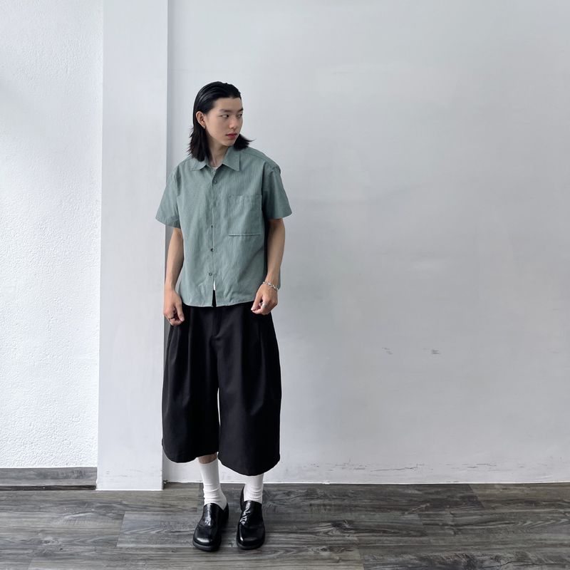 Vertical Textured Short Shirt