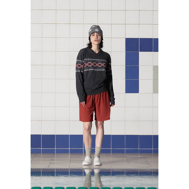 CLOVER ARGYLE V NECK KNIT / CHARCOAL