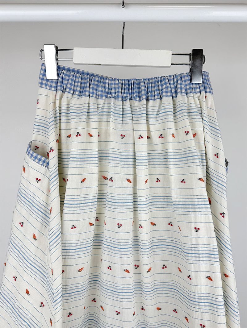 CARROT BUTTON FULL SKIRT (2C)