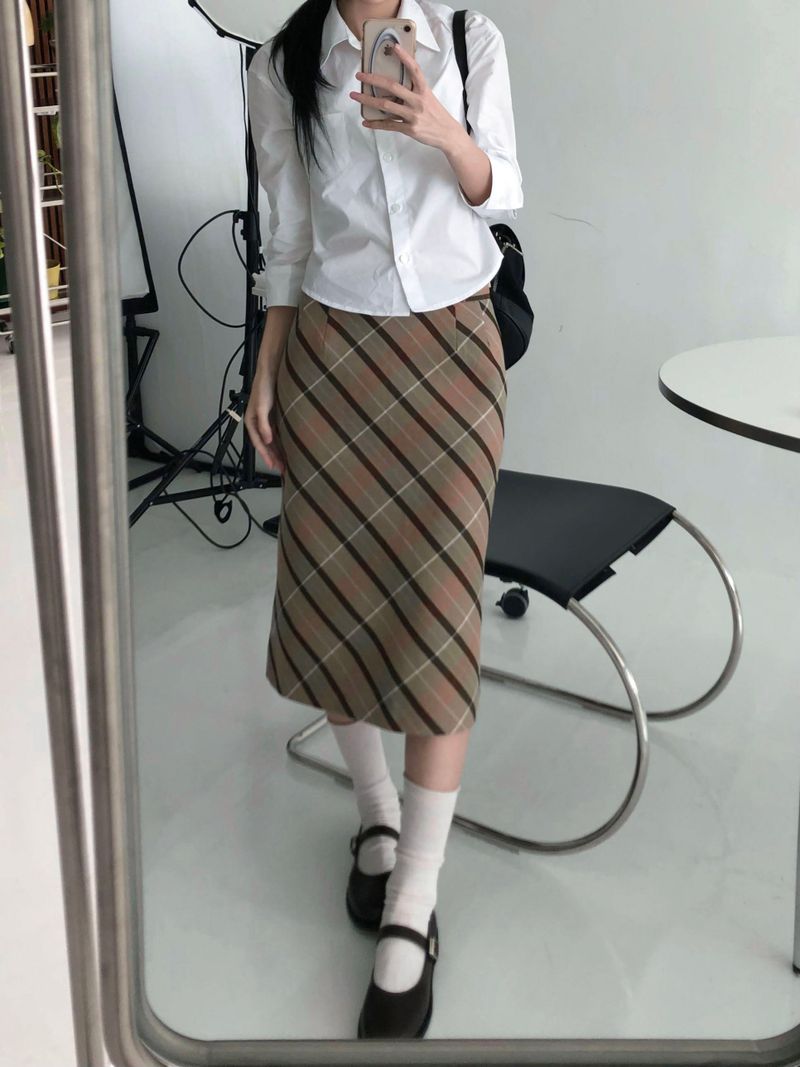 Kitten（キッテン）の「Muse checkered skirt (2 colors)（Skirts）」