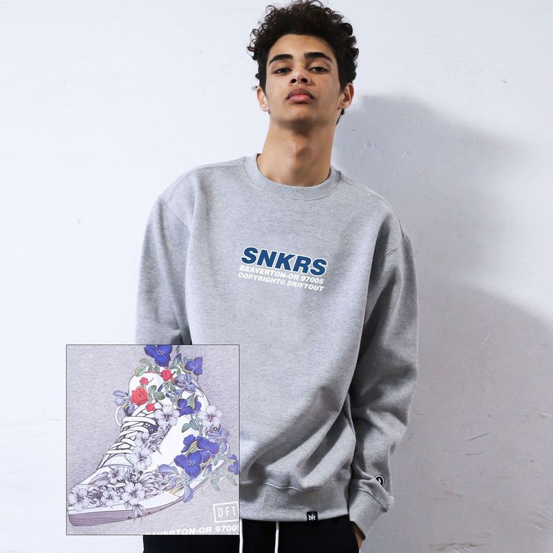 SNKRS WHITE FLOWER