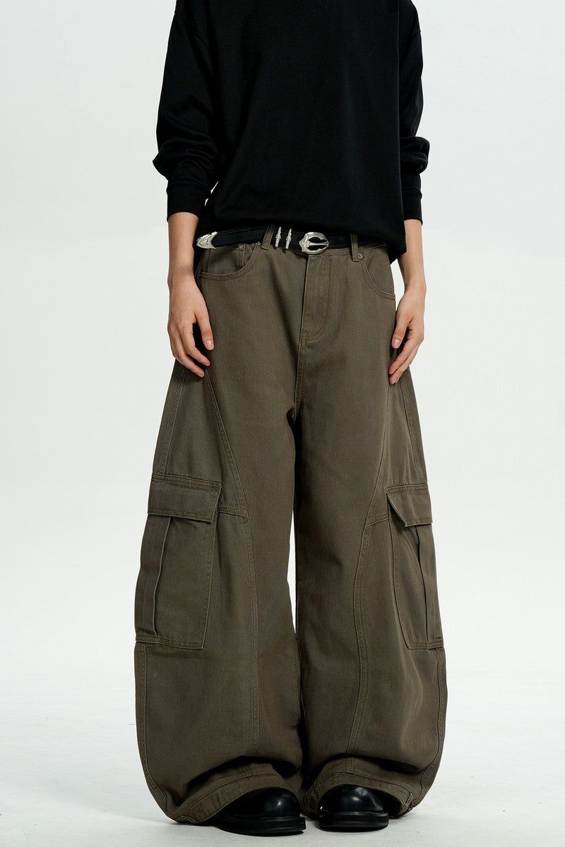 CZ Basicsの「Brown Deconstructed Cargo Pants(Pants)」