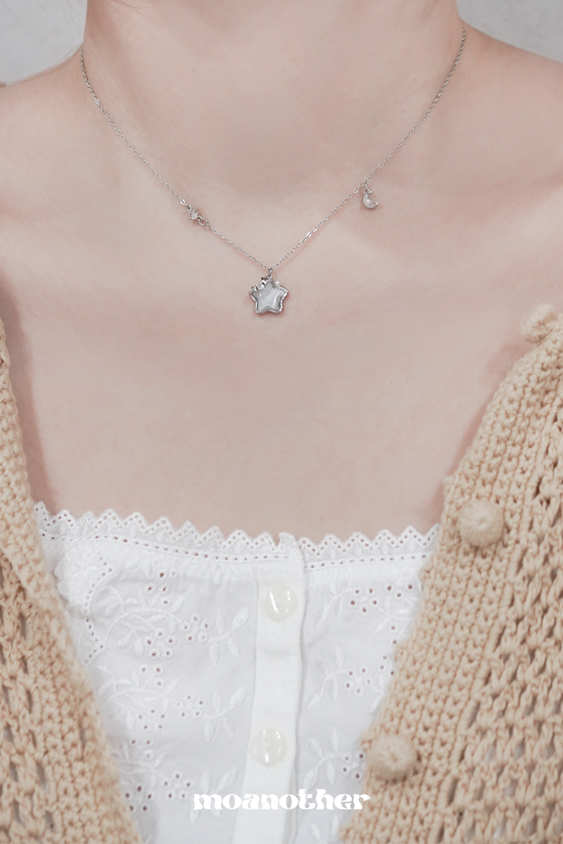 Milk Star Chain Necklace