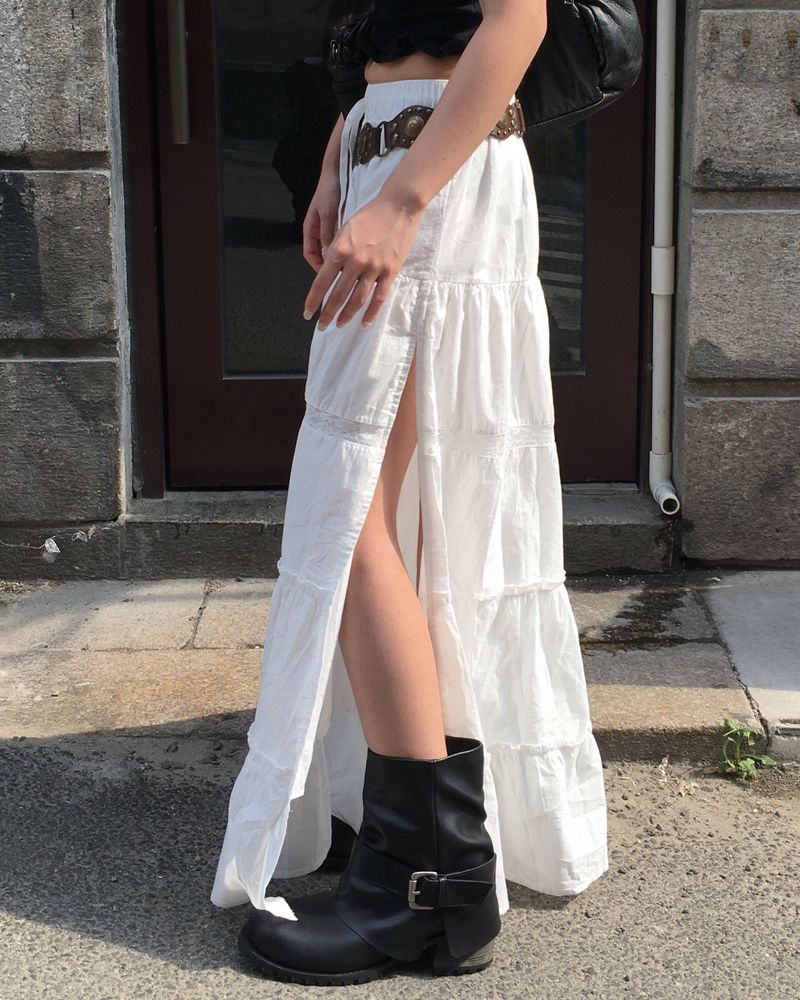 Cutting white long skirt