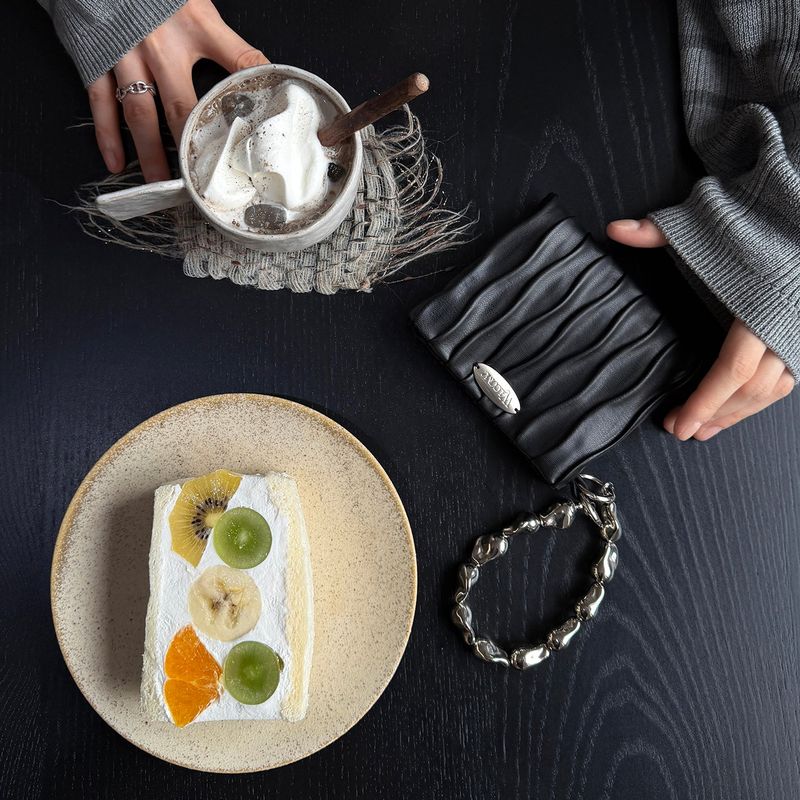 Pado Pebble Wallet (Black, Brown) 