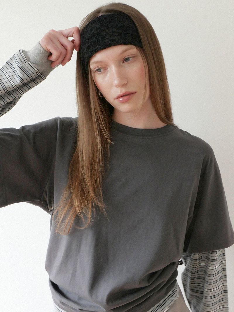 VOOR（ボル）の「ベルベット ガーデン ヘアバンド ブラック（ヘアアクセサリー）」