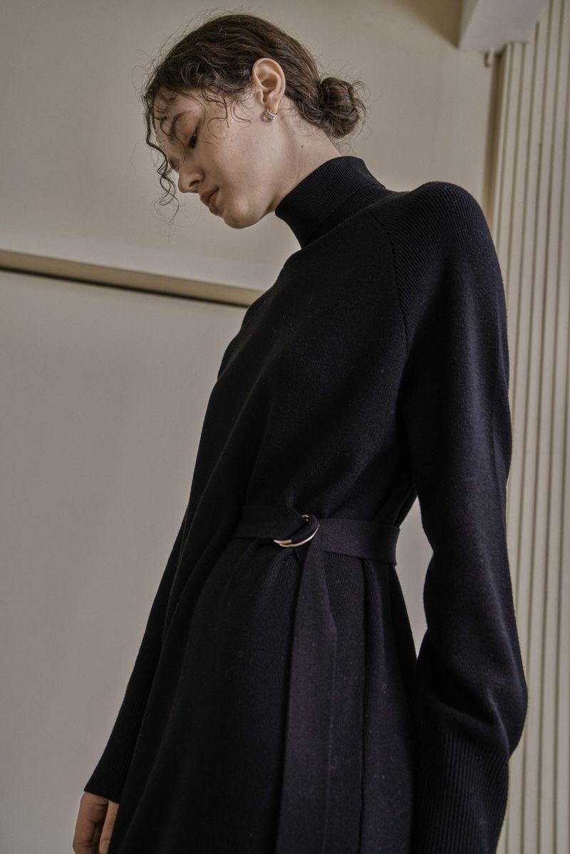UNBALANCED KNIT DRESS_BLACK
