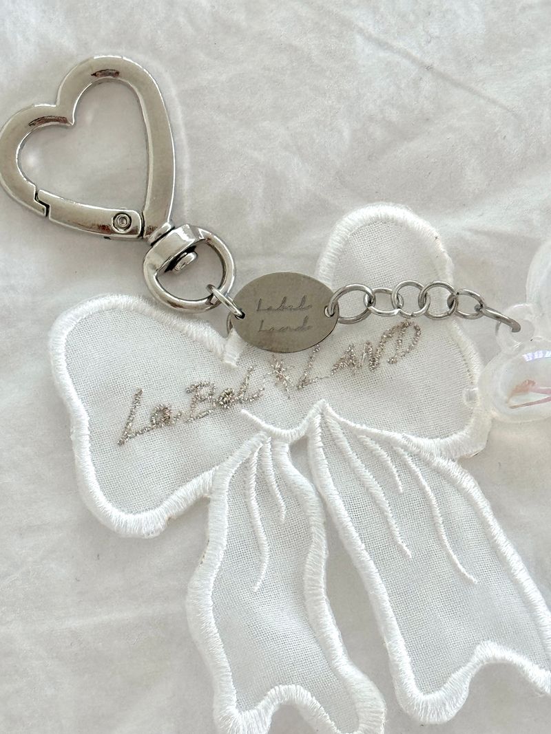 RIBBON BUBBLY KEYRING (WHITE)