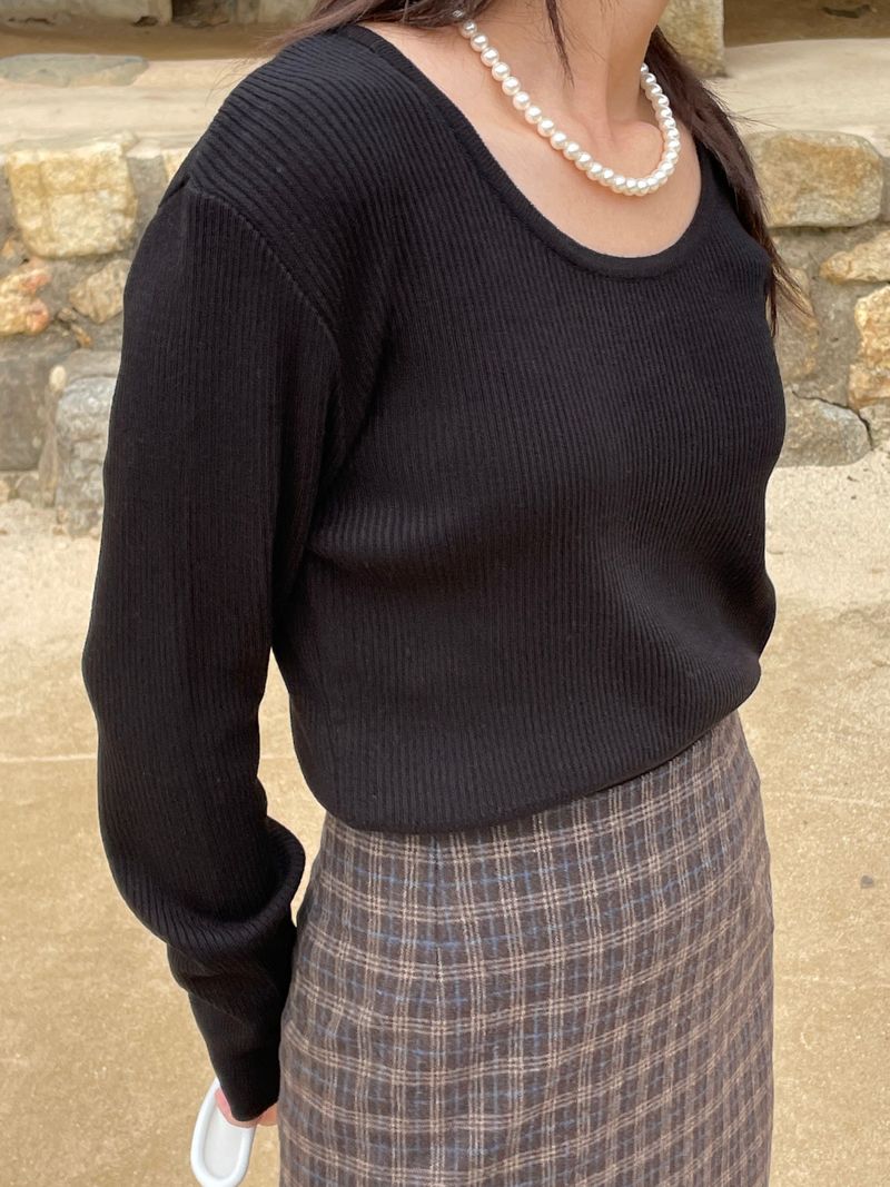 Tilda pleated U-neck Knit