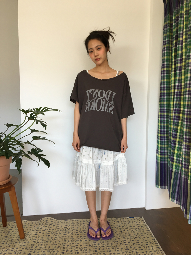 DUGGY(ダギー)の「Monog off-shoulder T-shirt (2color)(Tops)」