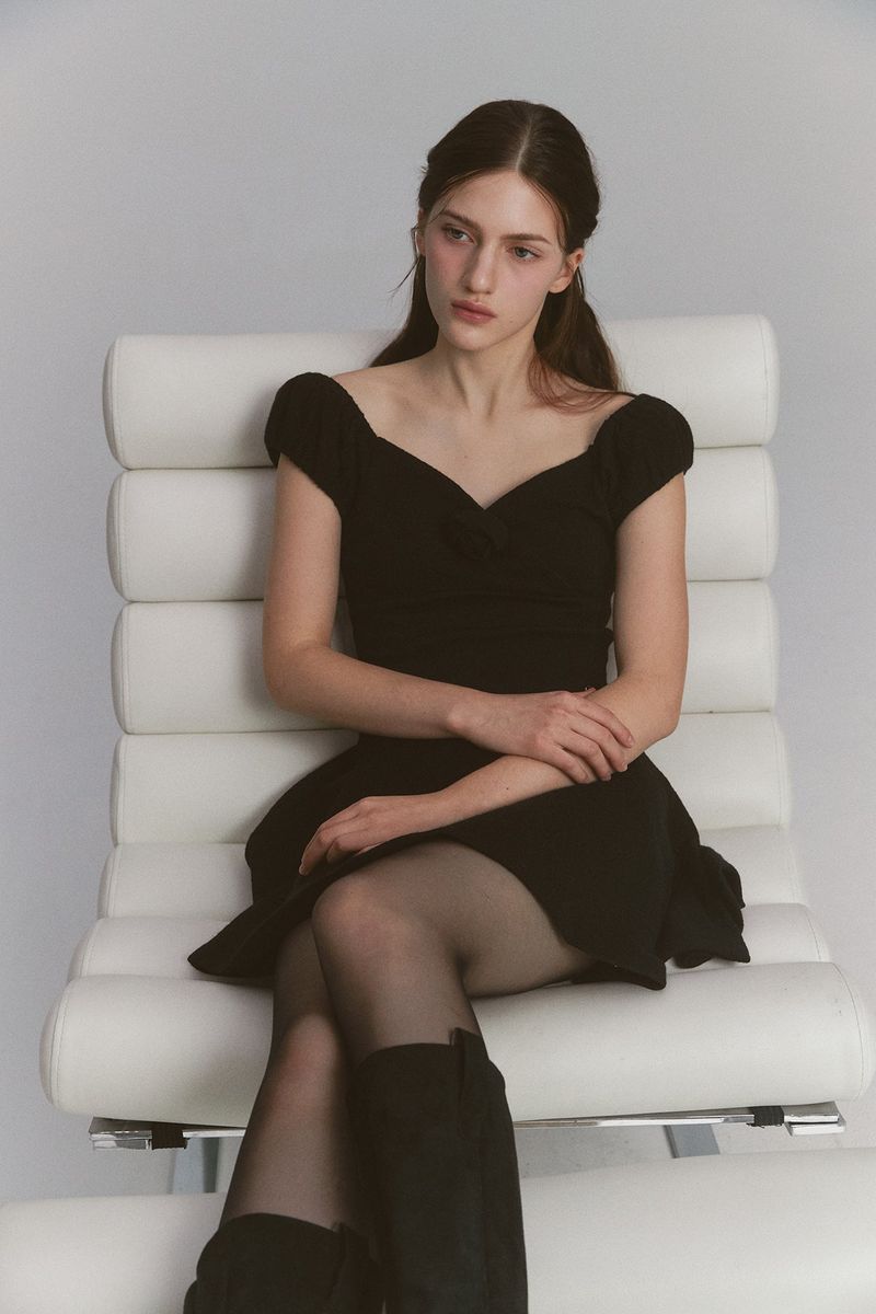 Rose Flare Dress Black