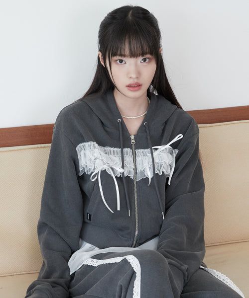 ZIZEMUSEUM（ジゼミュージアム）の「LACE RIBBON PIGMENT HOODY (CHARCOAL)（Tops）」