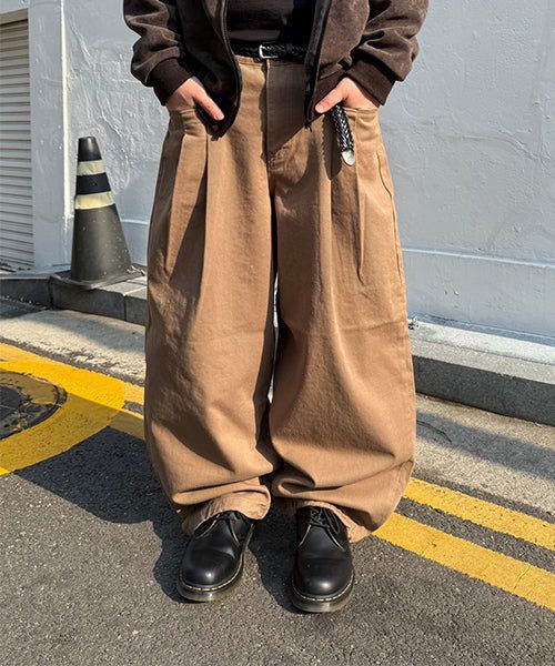 Wide Pleated Balloon Pants