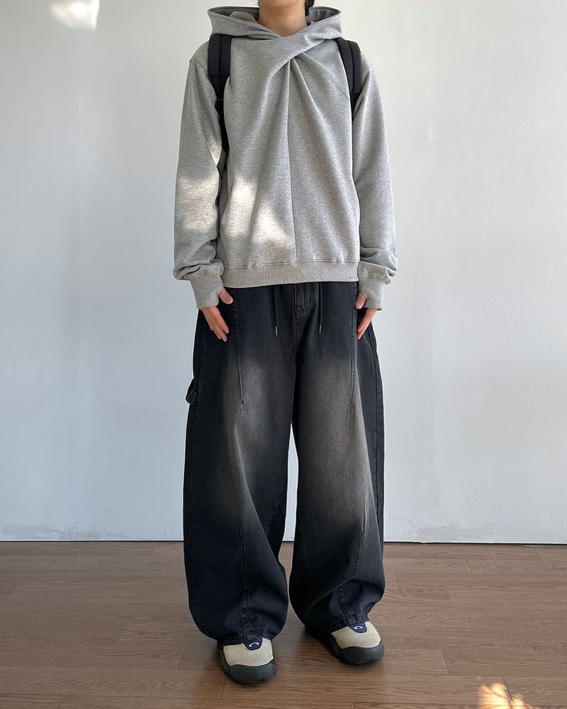Twist Fingerhole Hoodie