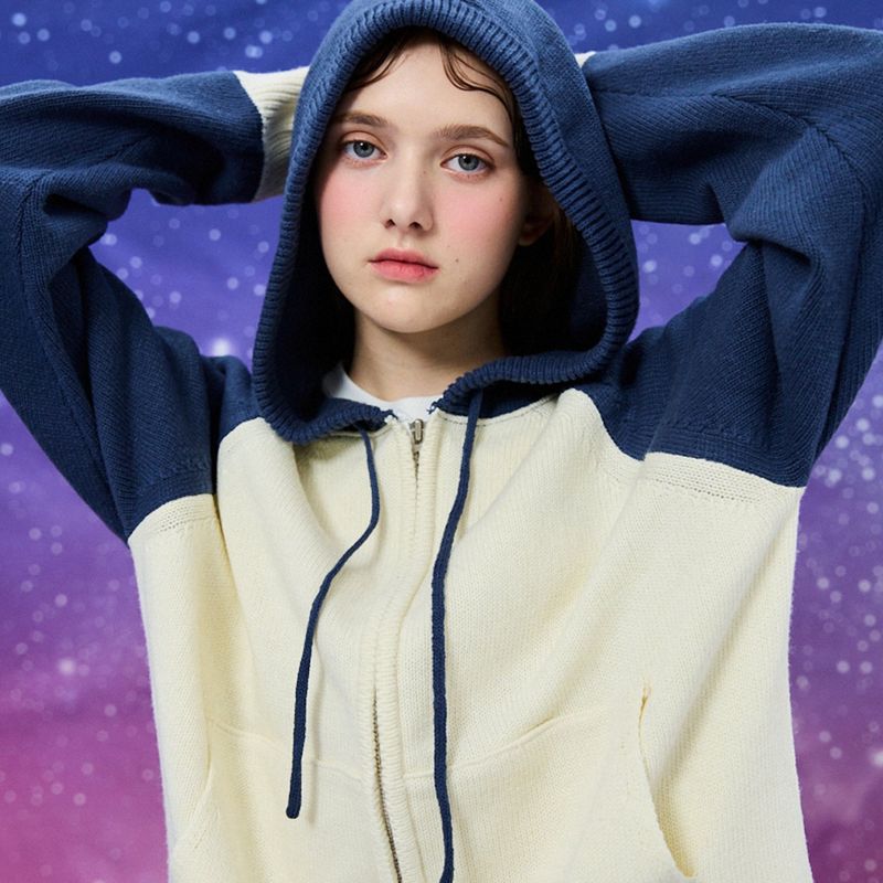 Raglan hood knit zipup