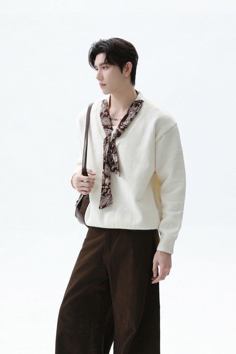 TURNTIDE（ ターンタイド）の「Scarf Detail V Neck Knit Sweater（Tops）」