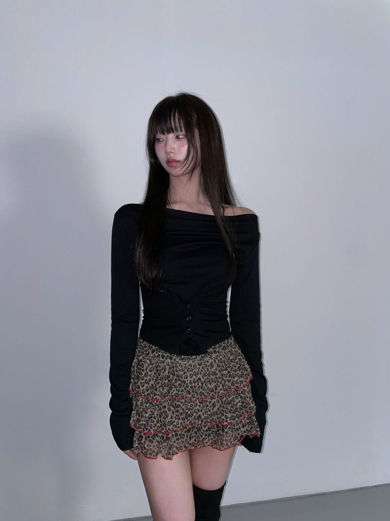 floor leo shorts (2 color)