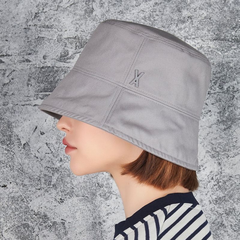 VARZAR（バザール）の「Stud Drop Over Fit Bucket Hat Gray（Hats）」