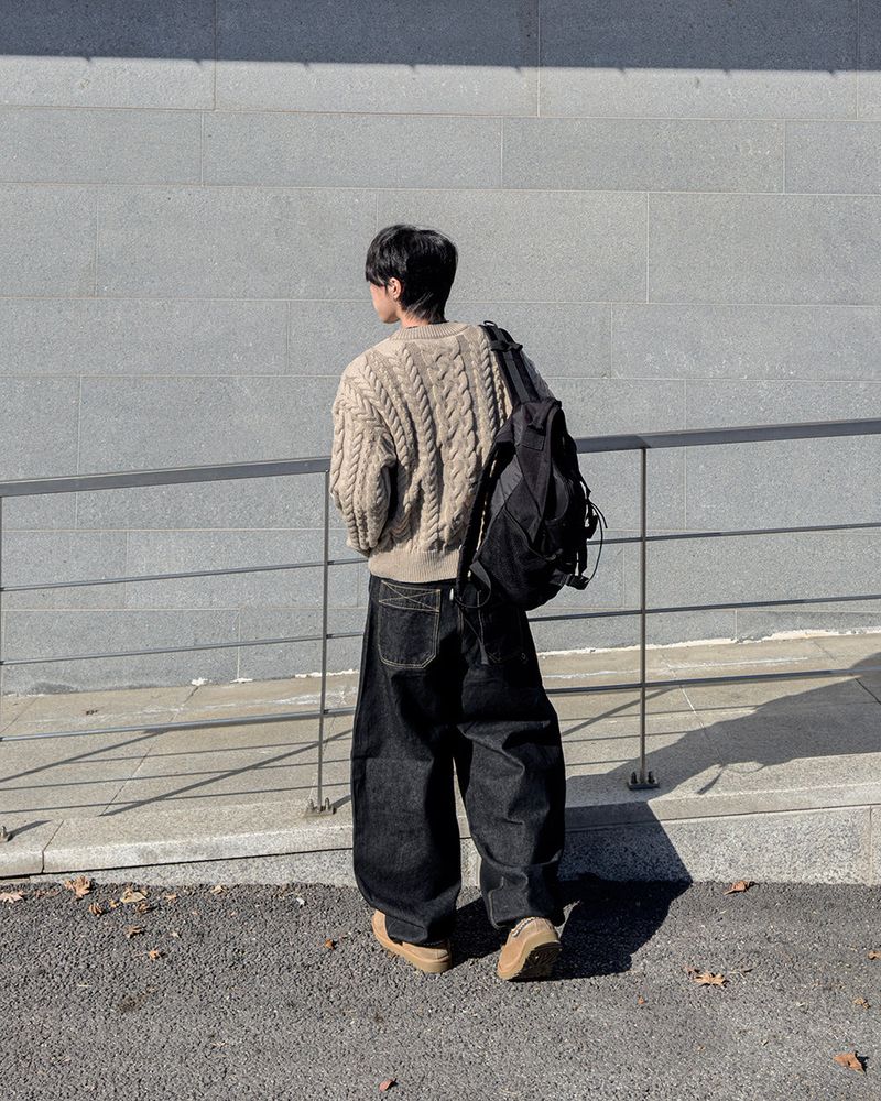 Cabbler Heavy Cable Knit Round Neck