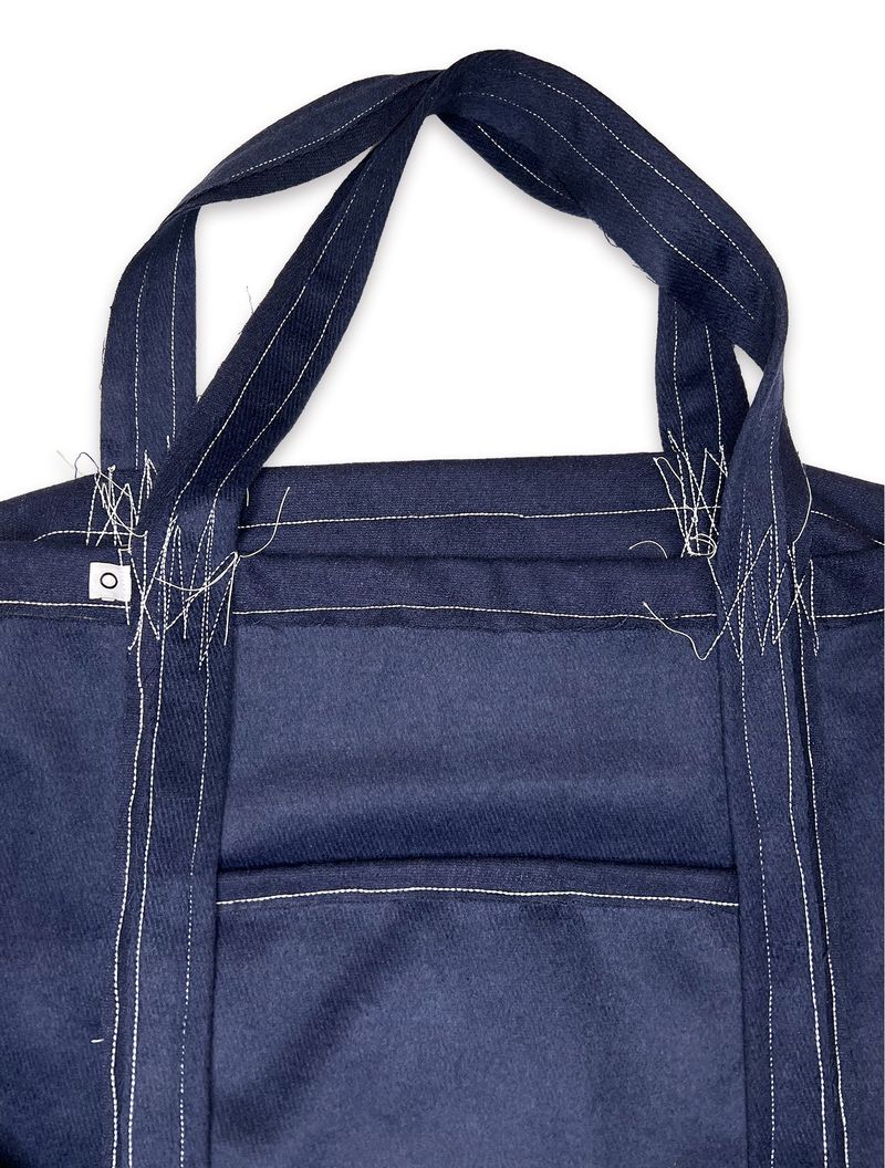 O Logo Drawing Stitch Bag / Navy