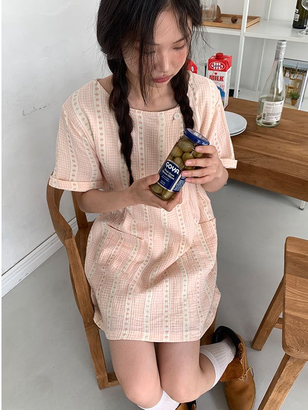 SOFT FLOWER BUTTON DRESS (2C)