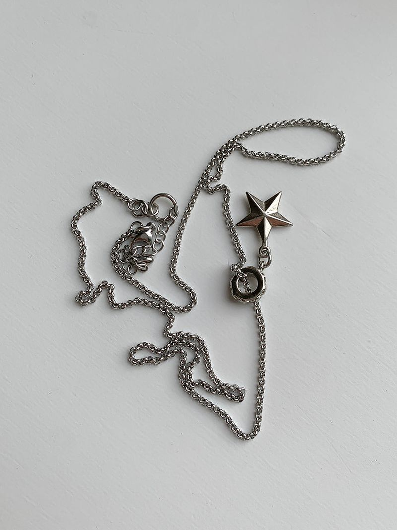 Loop Star necklace