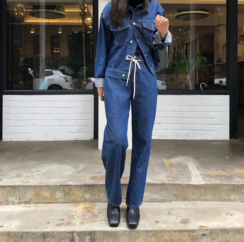 JEON SO MIN SEMI-WIDE FIT STRING POINT DARK DENIM PANTS [17708]