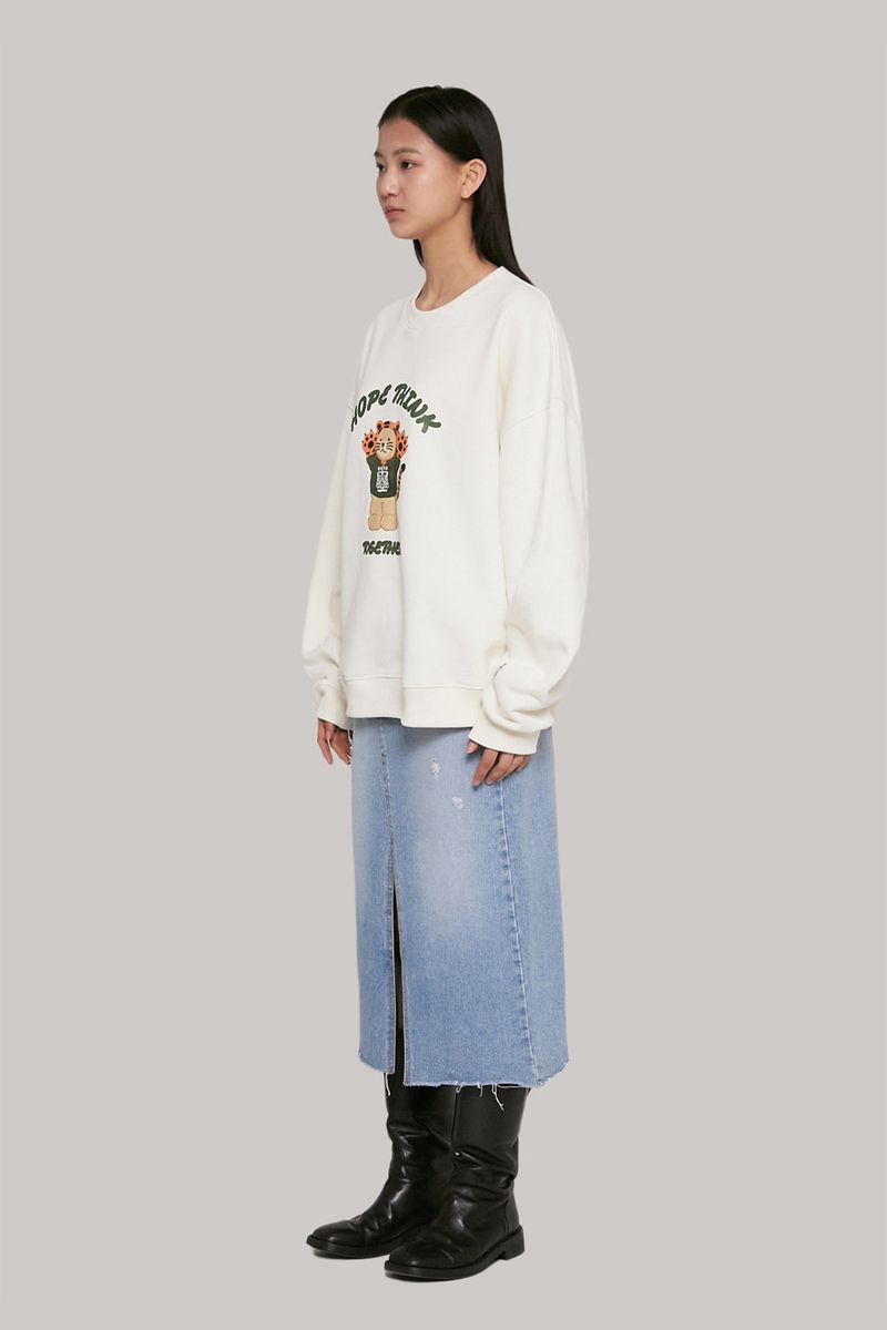 HTT Tiger Bear Crewneck_Cream