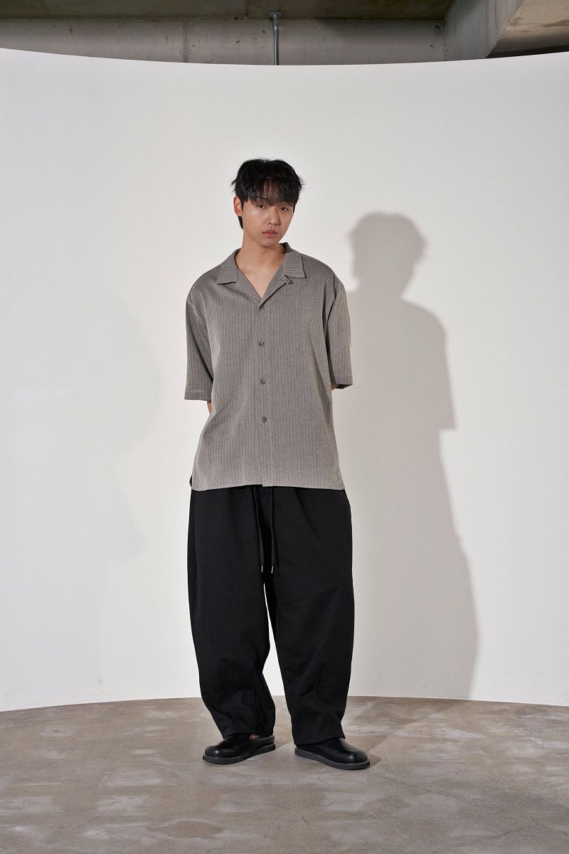 HERRINGBONE LINEN TAILORED 1/2 SHIRT (Black)