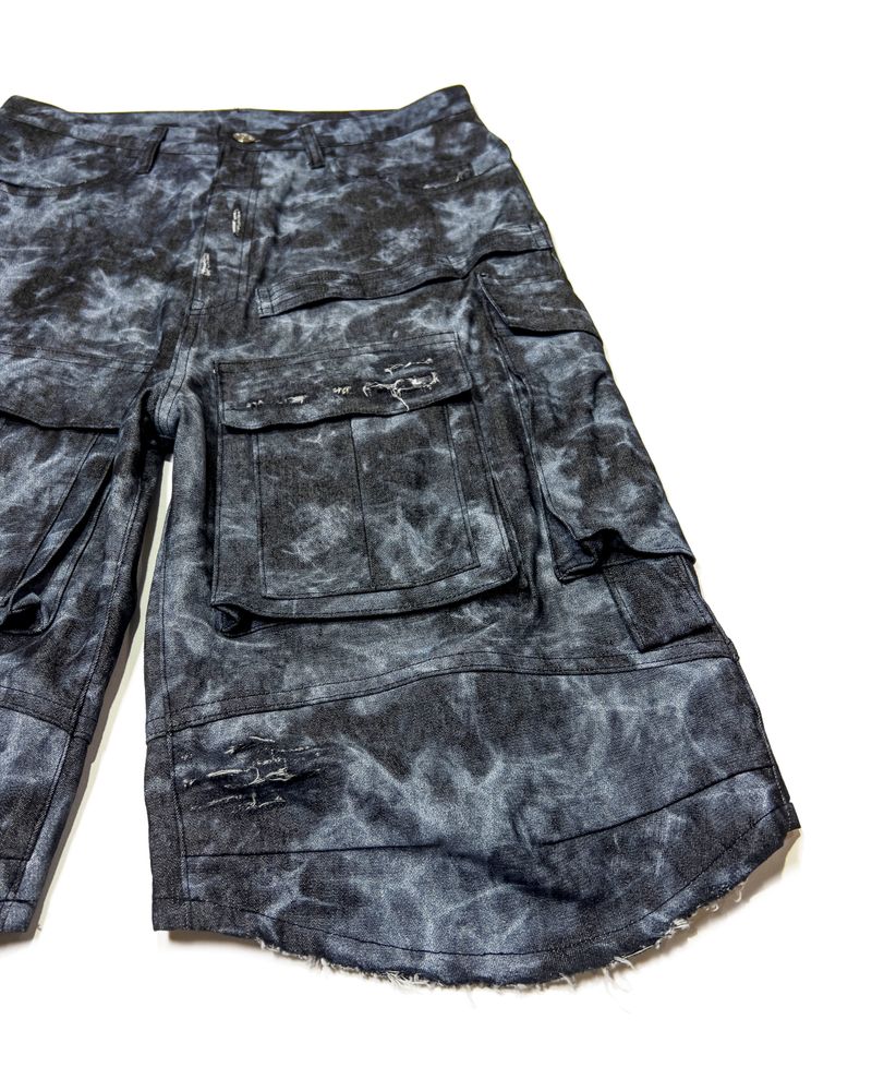 DISTRESSED WAVE SHORT DENIM CARGO PANT