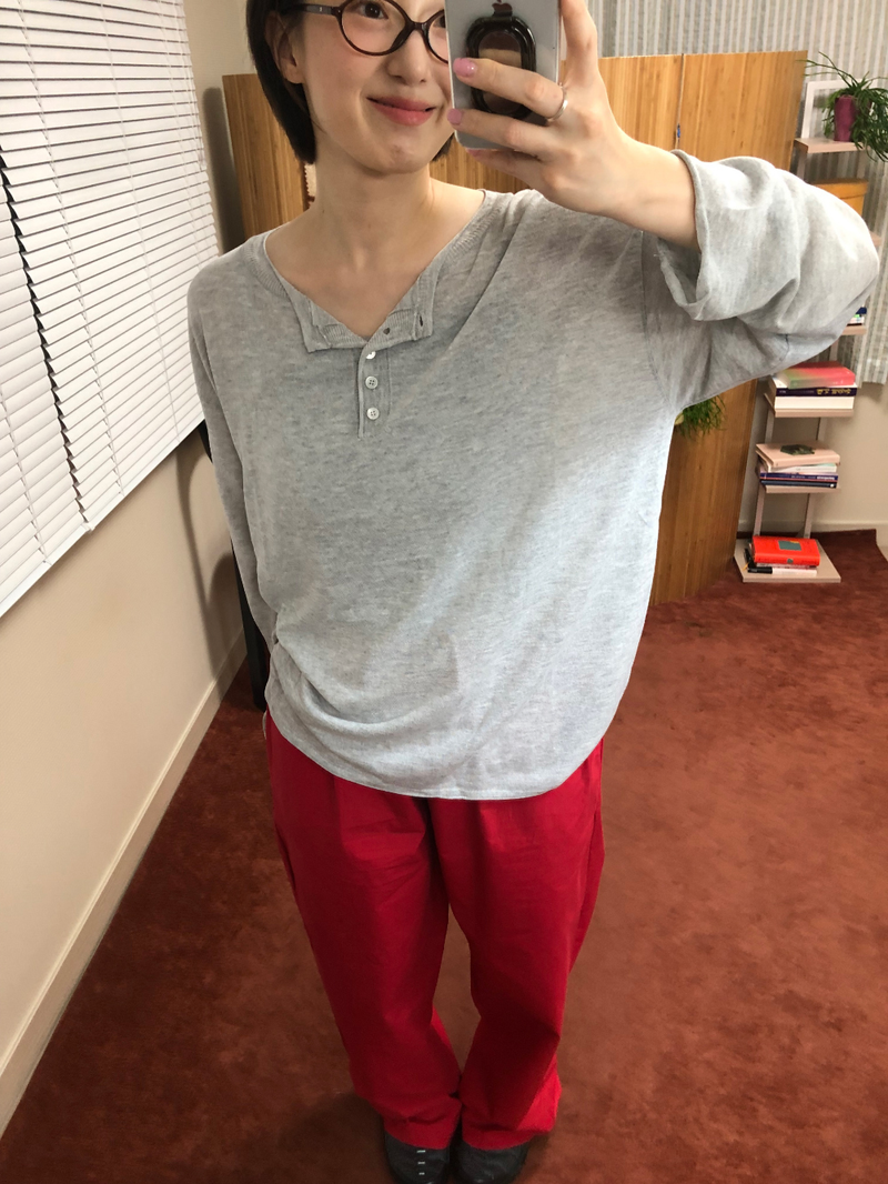 Button henley neck knit